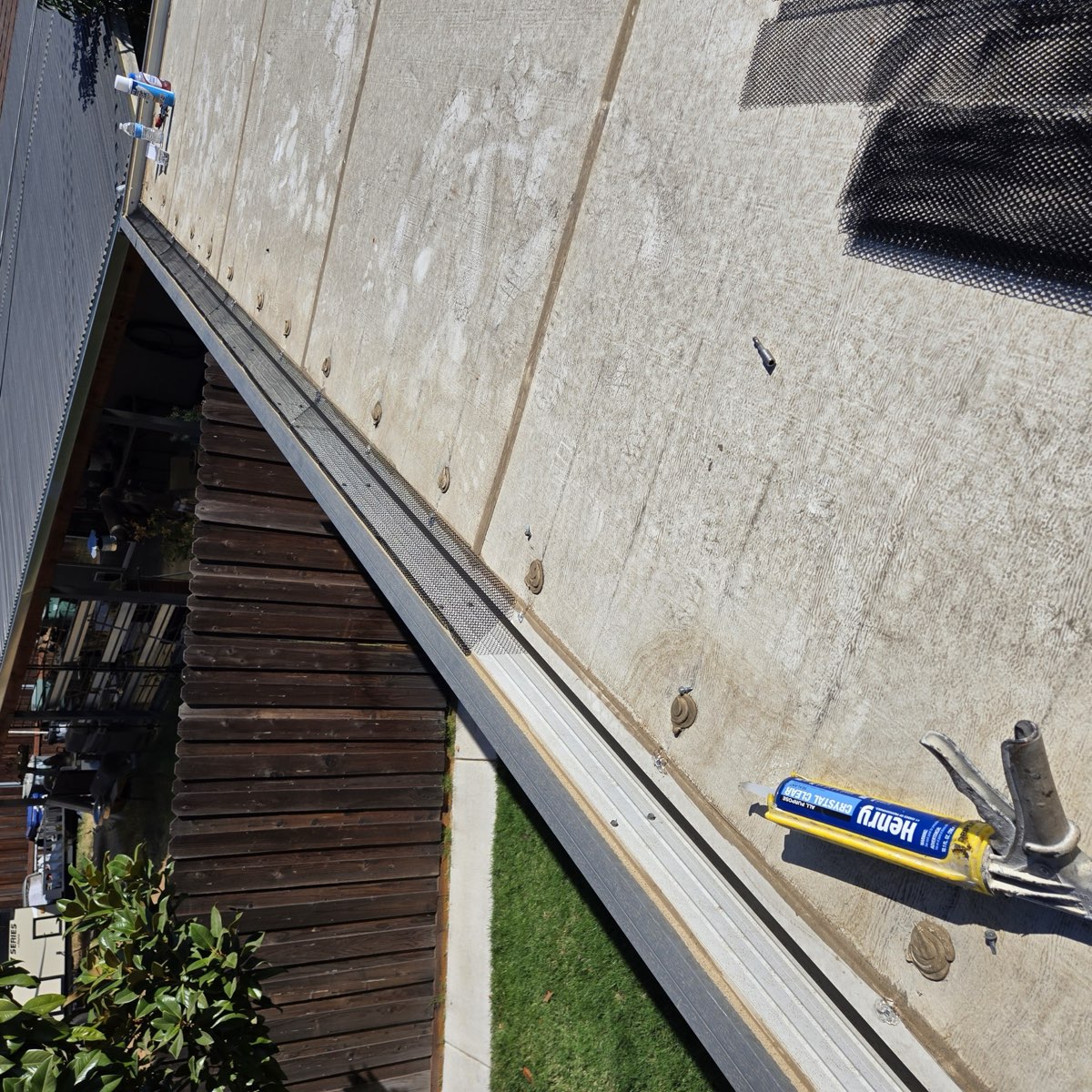 Gutter fascia sealant repair on Sacramento home