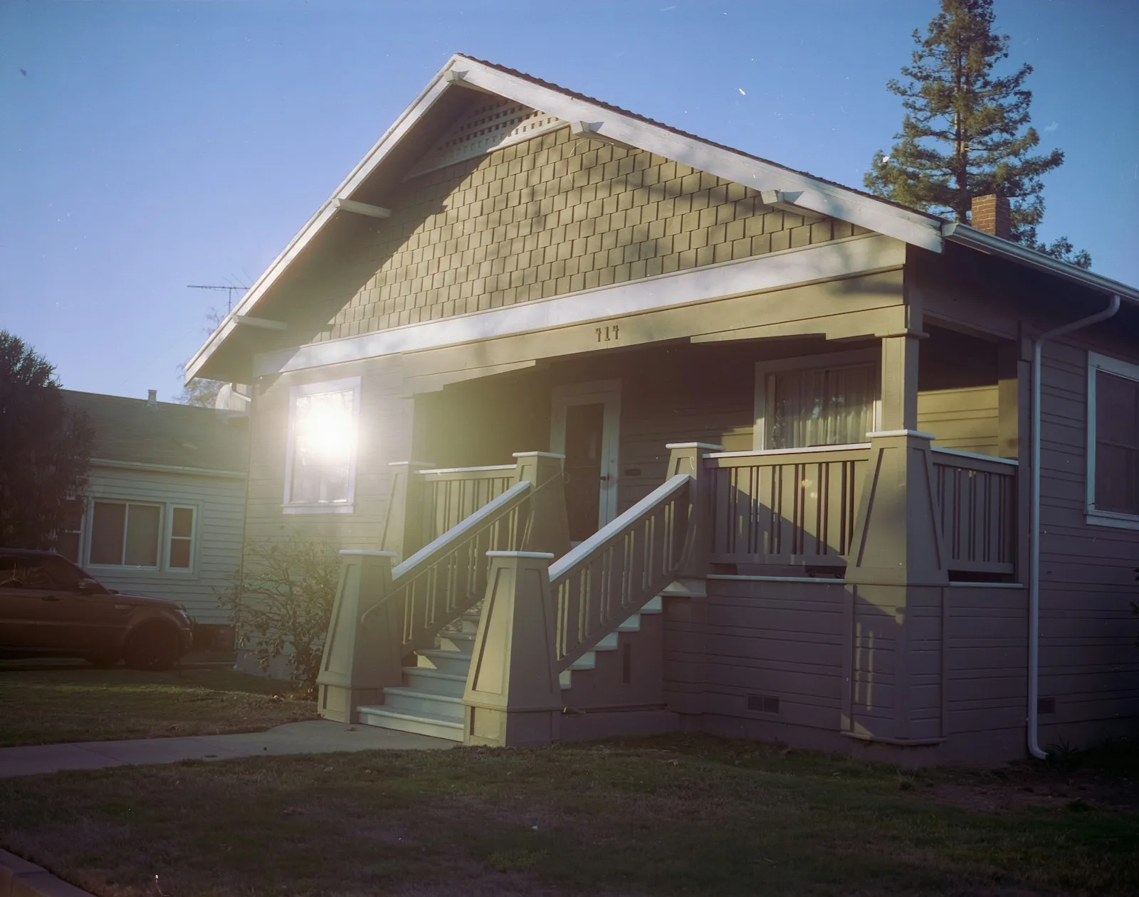 Land Park & Curtis Park Gutter Guide: Heritage Trees, Half-Round Restoration & 1920s Hidden Gutters